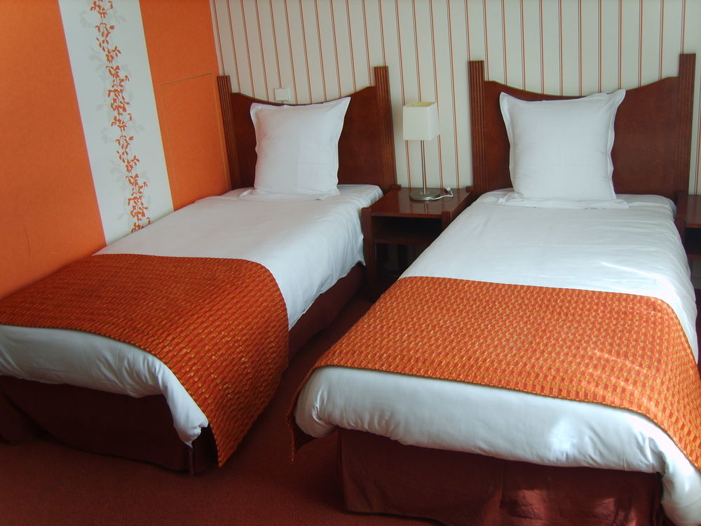 Logis Hotel L'Escargotiere Dijon Sud - Chenôve Eksteriør bilde